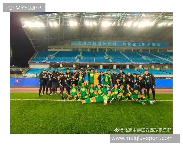 体育实时数据成都足球队逆袭之旅的真实记录与奋战精神的展现 体育实时数据成都足球队逆袭之旅的真实记录与奋战精神的展现