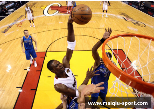NBA总决赛第三场直播：精彩瞬间回顾及赛事分析